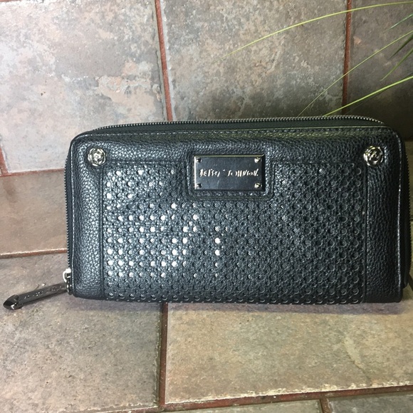 Betsey Johnson Zip‎ around Wallet - Picture 1 of 8